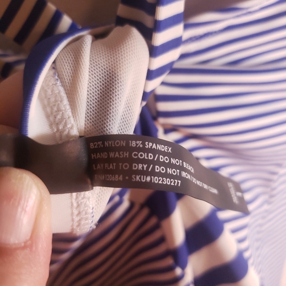 Torrid blue and white striped one piece cross back push up bathing suit Size 1 - Picture 9 of 13